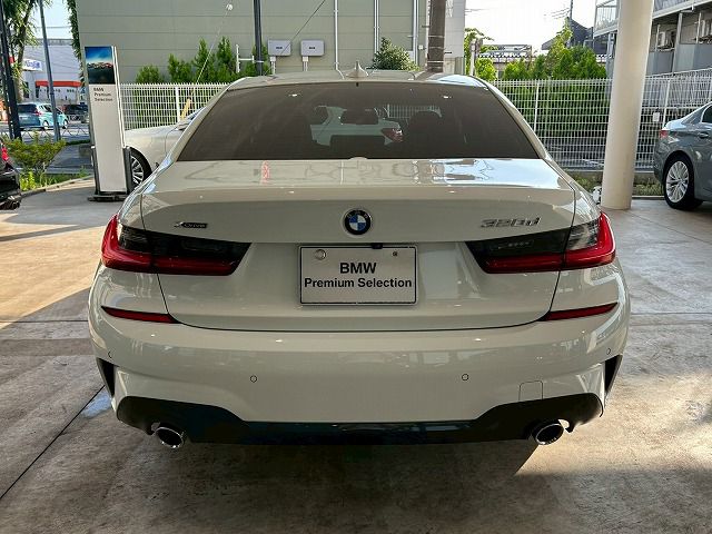 G20 320d xDrive RHD Saloon