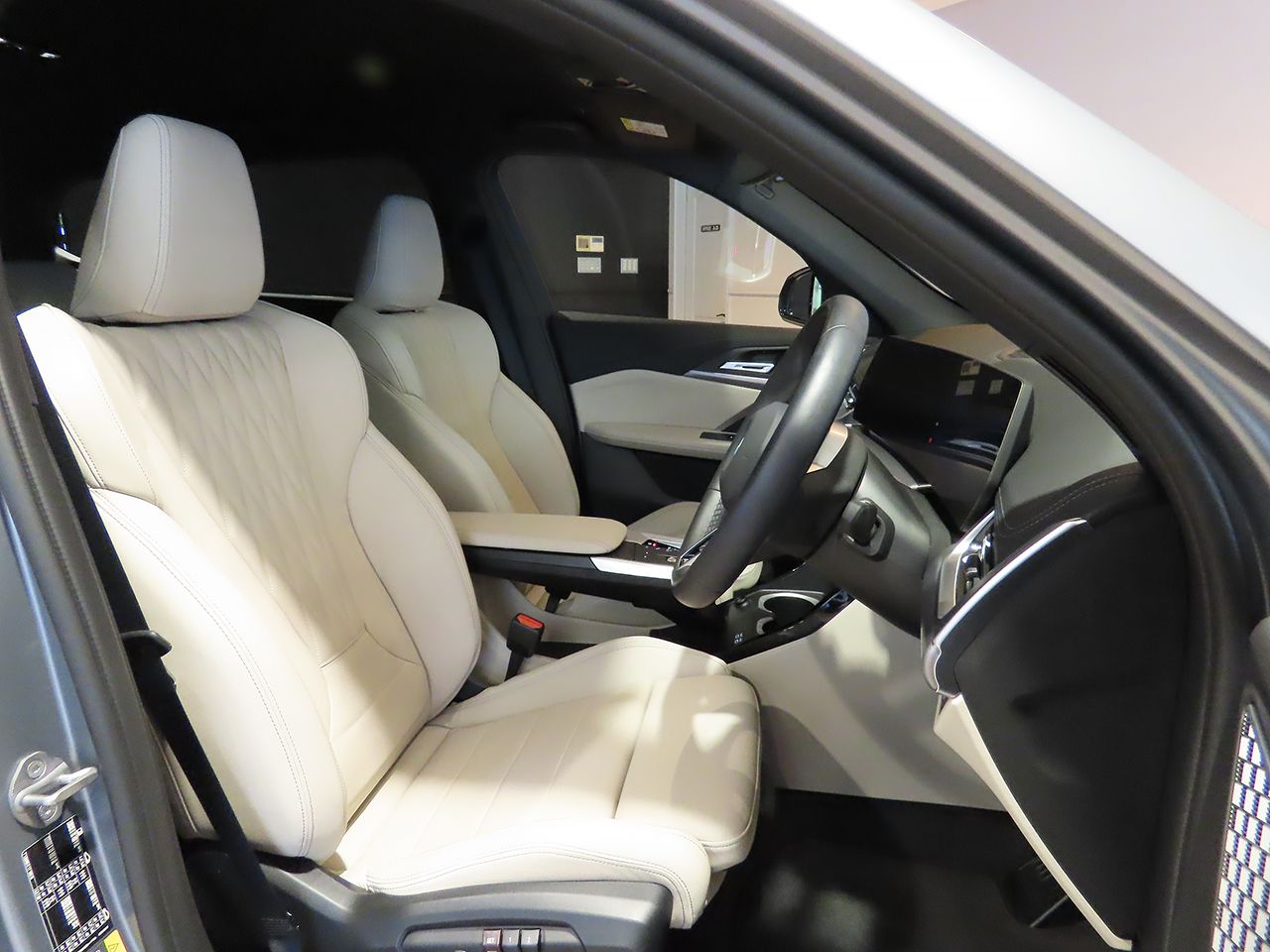 U11 iX1 xDrive30