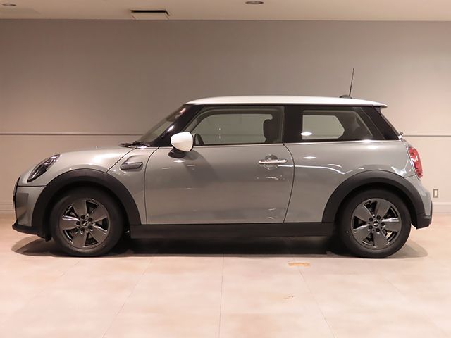 MINI Cooper F56 RHD