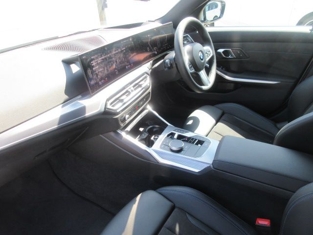 320d xDrive Berline RHD