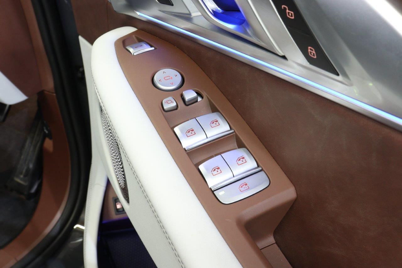 XM RHD