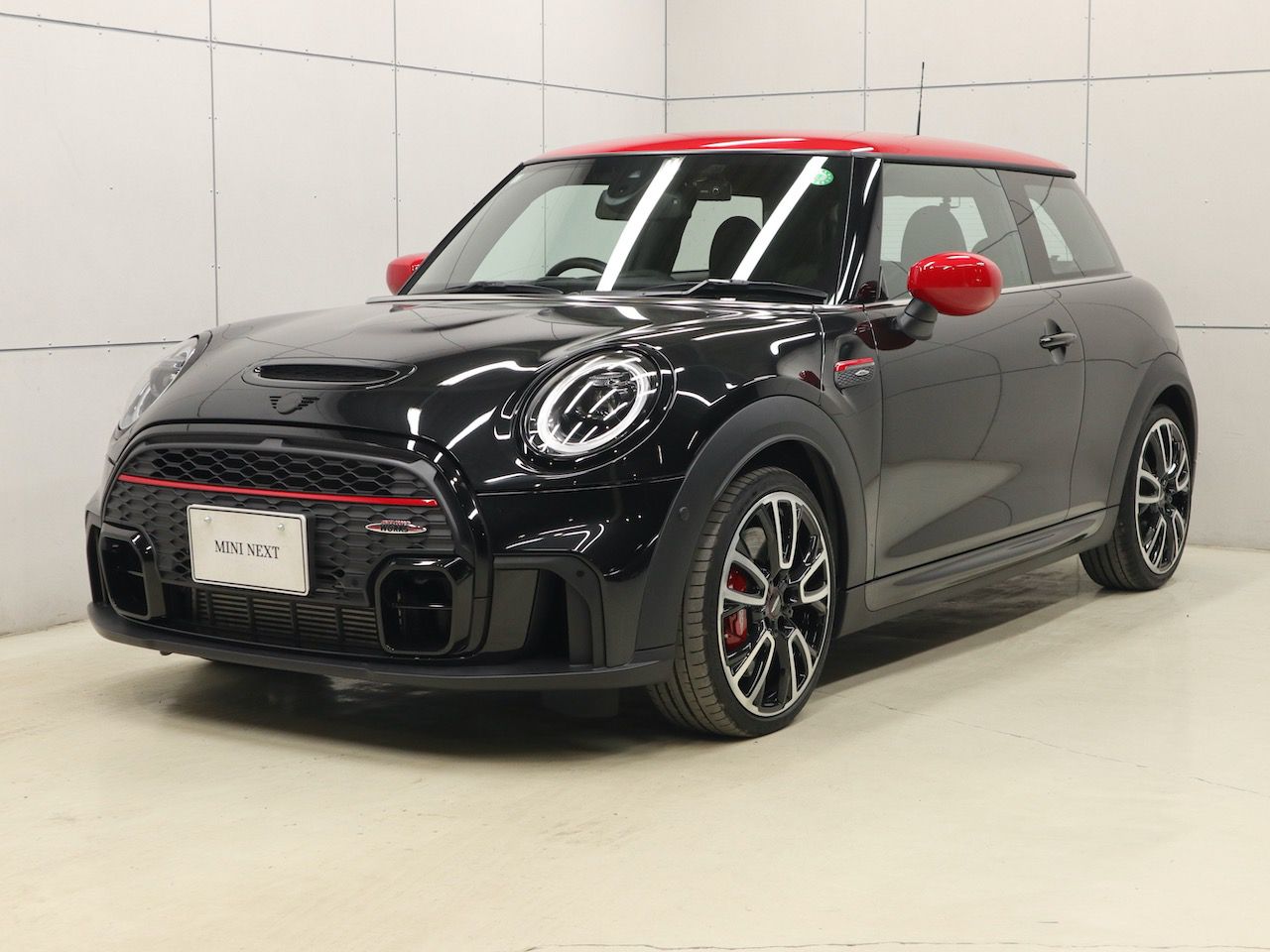 THE MINI JOHN COOPER WORKS.