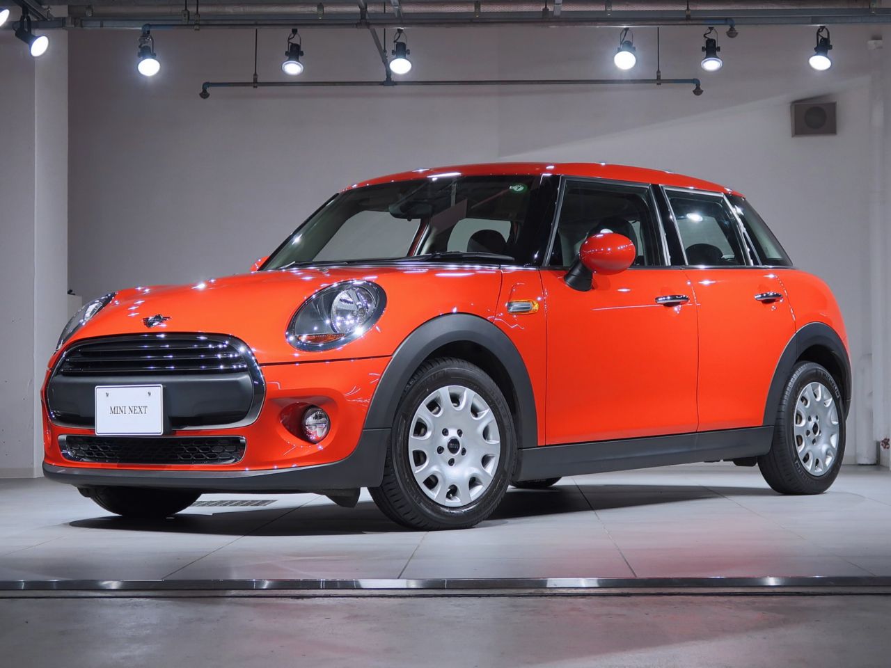 THE NEW MINI ONE 5 DOOR.