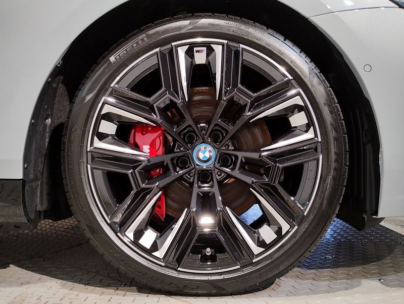 BMW i5 M60 xDrive Sedan RHD