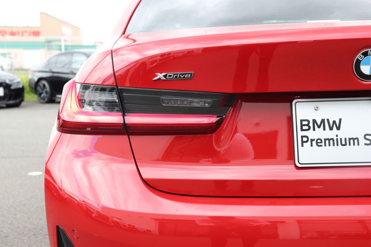 G20 320d xDrive RHD Saloon
