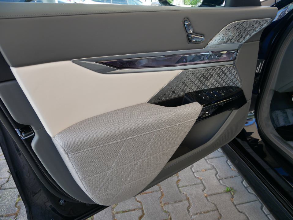 BMW 760