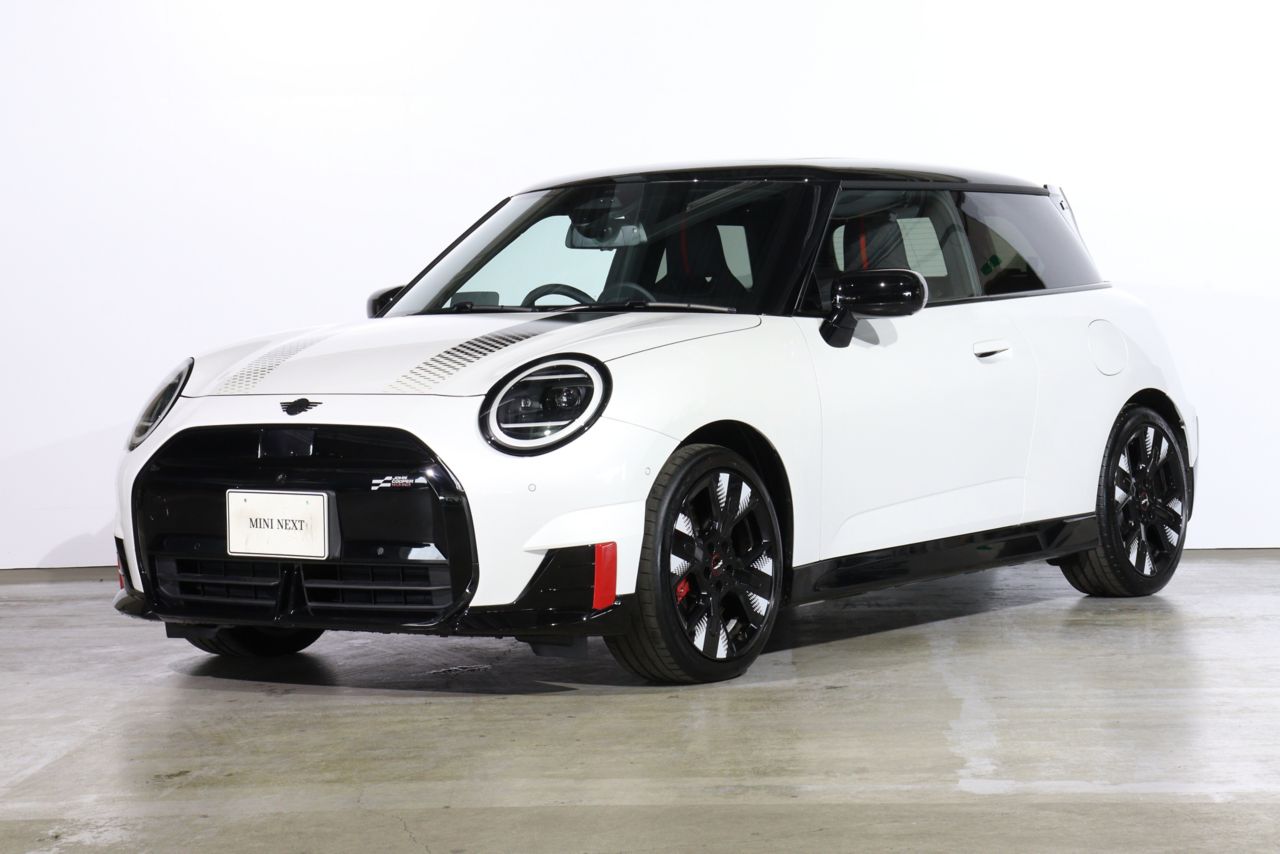 THE NEW ALL-ELECTRIC MINI JOHN COOPER WORKS E
