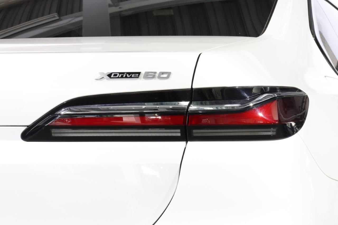 i7 xDrive60 Sedan RHD