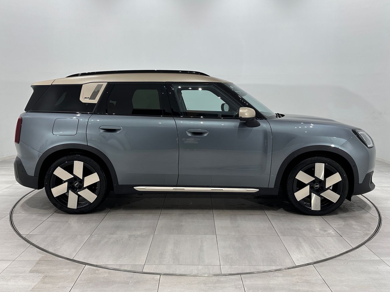 U25 MINI Countryman SE ALL4