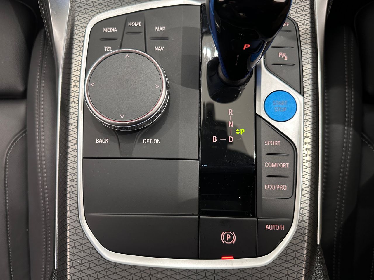 G26 i4 eDrive40 RHD