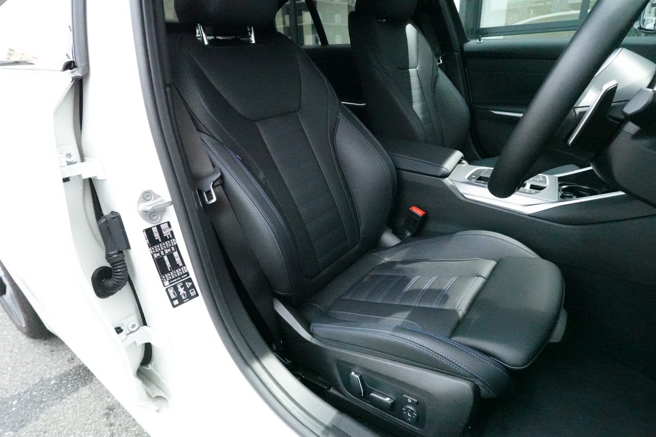 320d xDrive Berline RHD