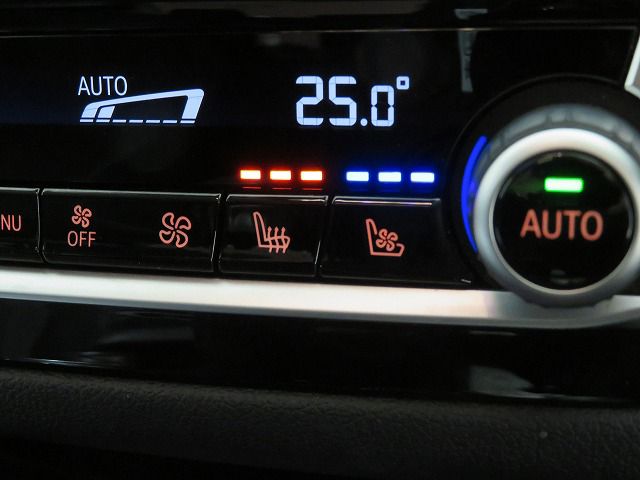 530e Sedan RHD