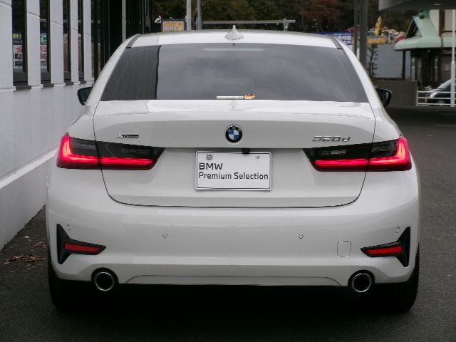 G20 320d xDrive RHD Saloon