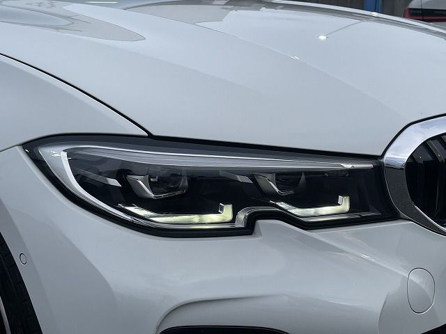 G20 330e Saloon RHD