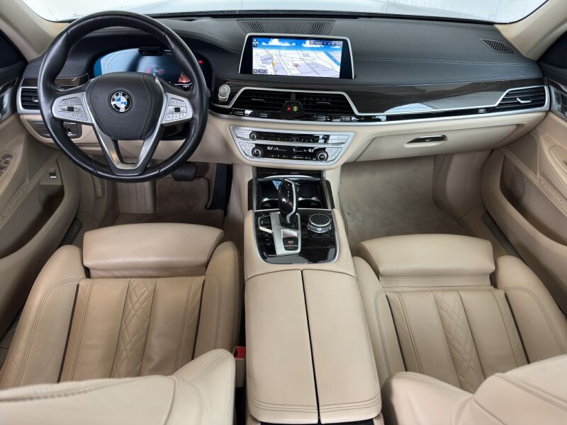 BMW 740
