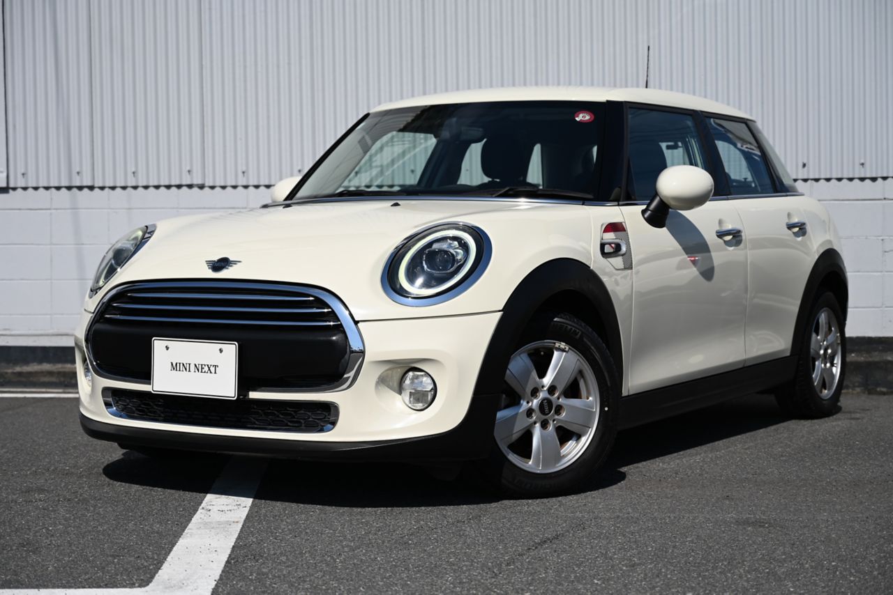 THE NEW MINI ONE 5 DOOR VICTORIA.