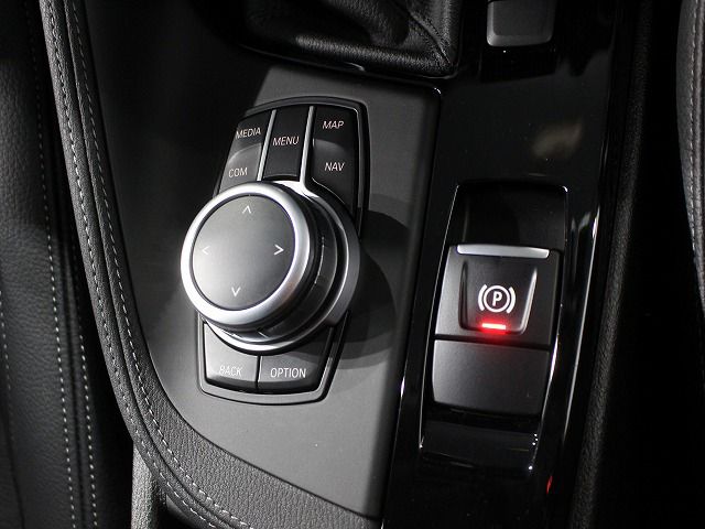 X1 sDrive18i RHD