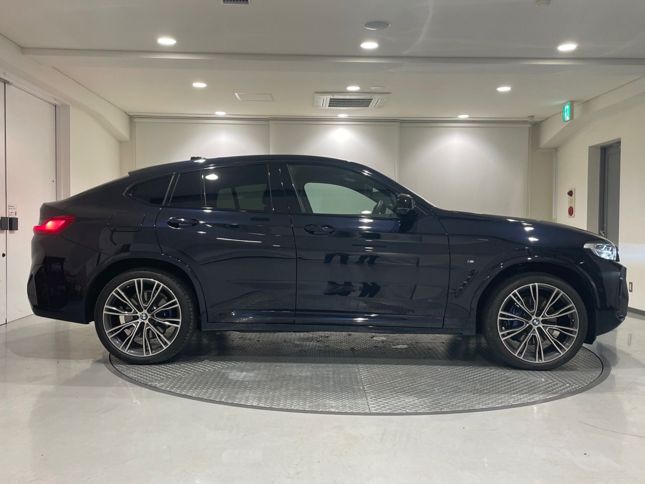 G02 X4 M40i RHD LCI