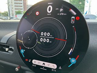 J01 MINI Cooper SE