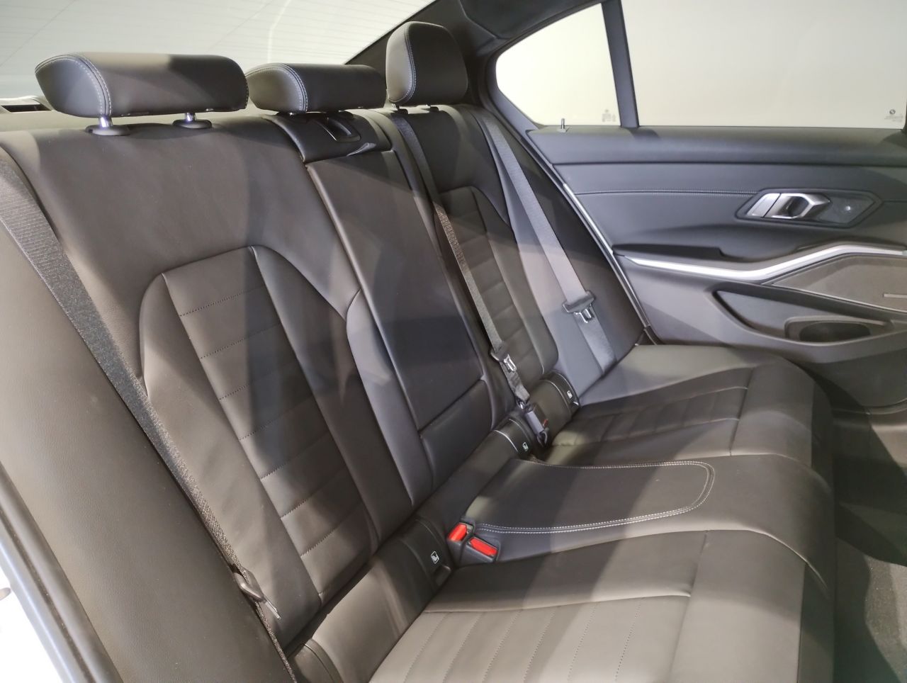 320d xDrive Berline RHD