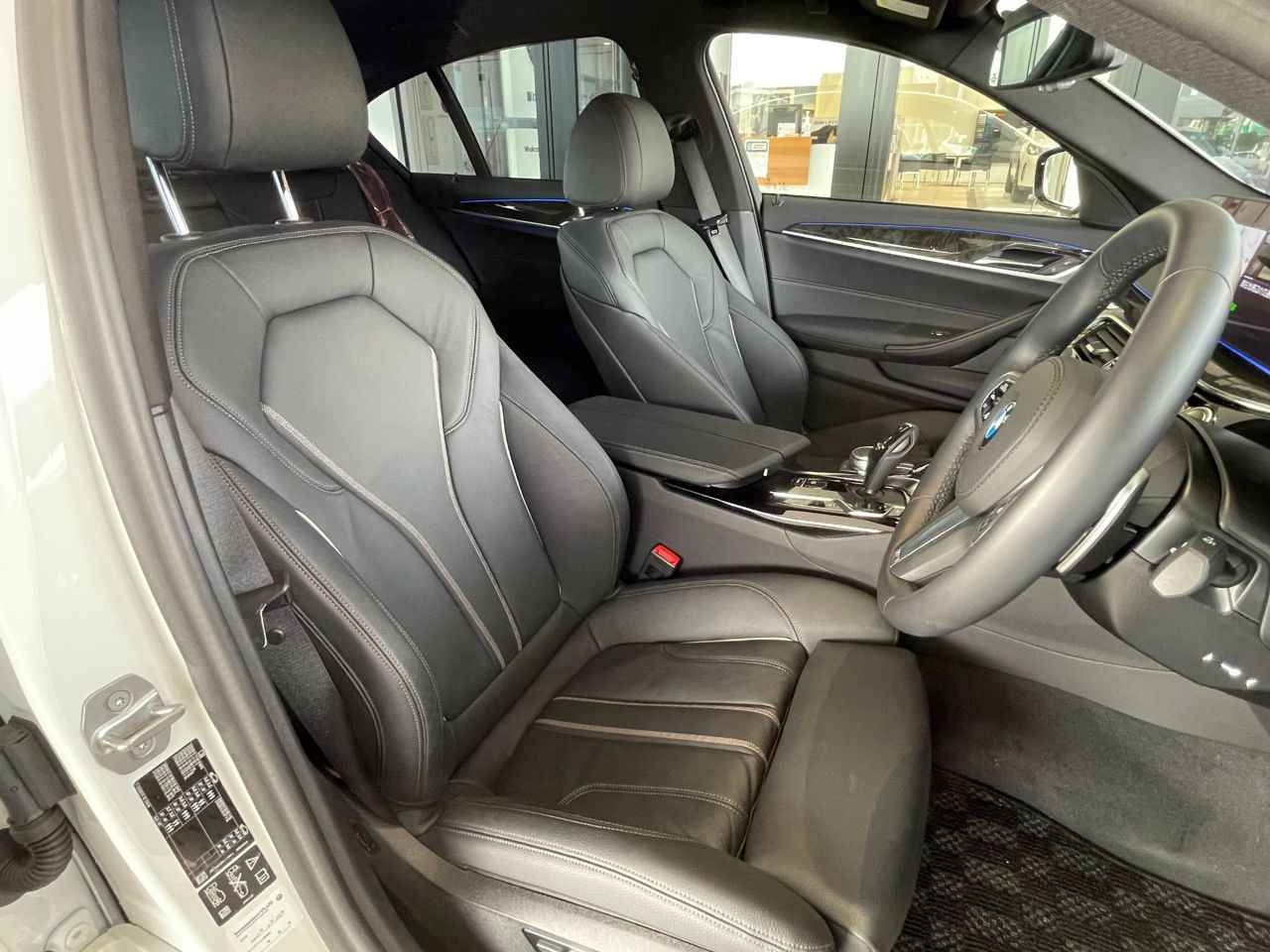 520d xDrive Sedan RHD