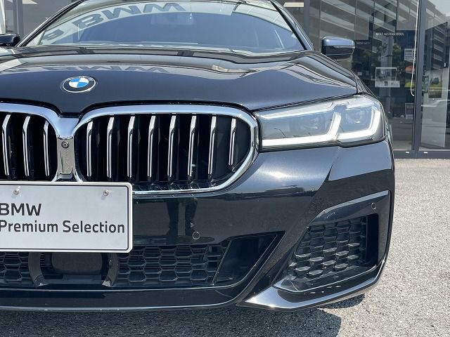 530e Sedan RHD