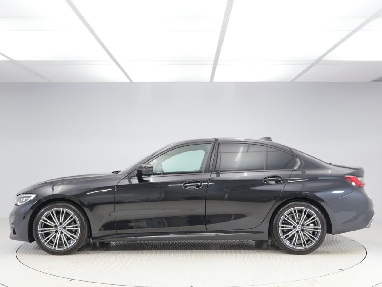 G20 320i Saloon RHD MX