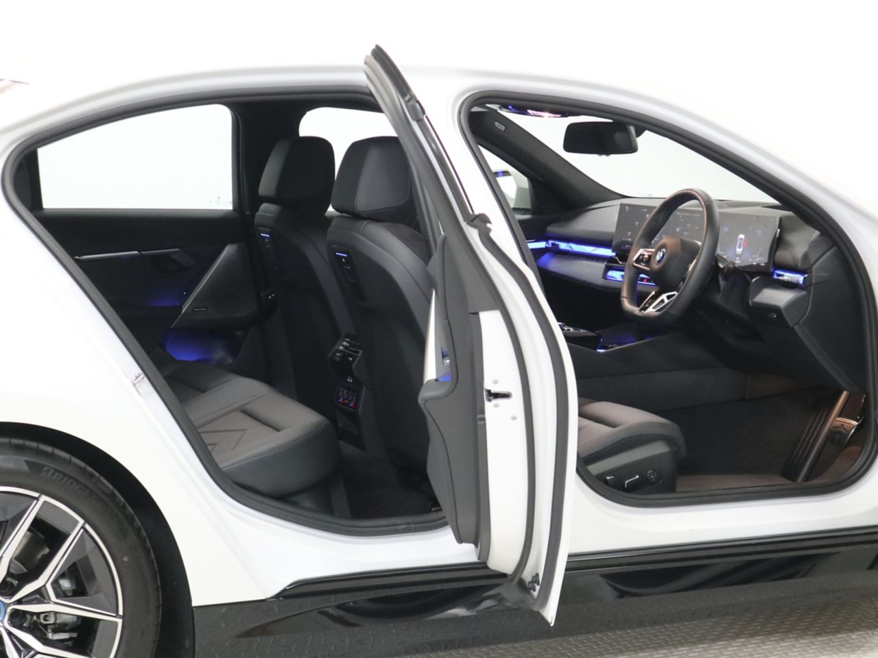 BMW i5 eDrive40 Sedan RHD
