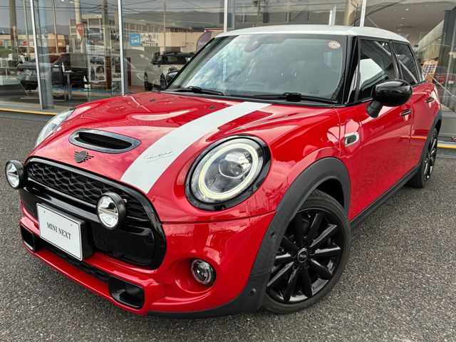 MINI COOPER S 5 DOOR.