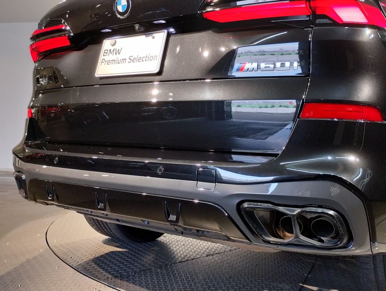 X5 M60i xDrive RHD