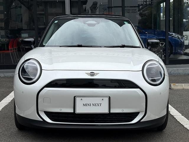 J01 MINI Cooper E