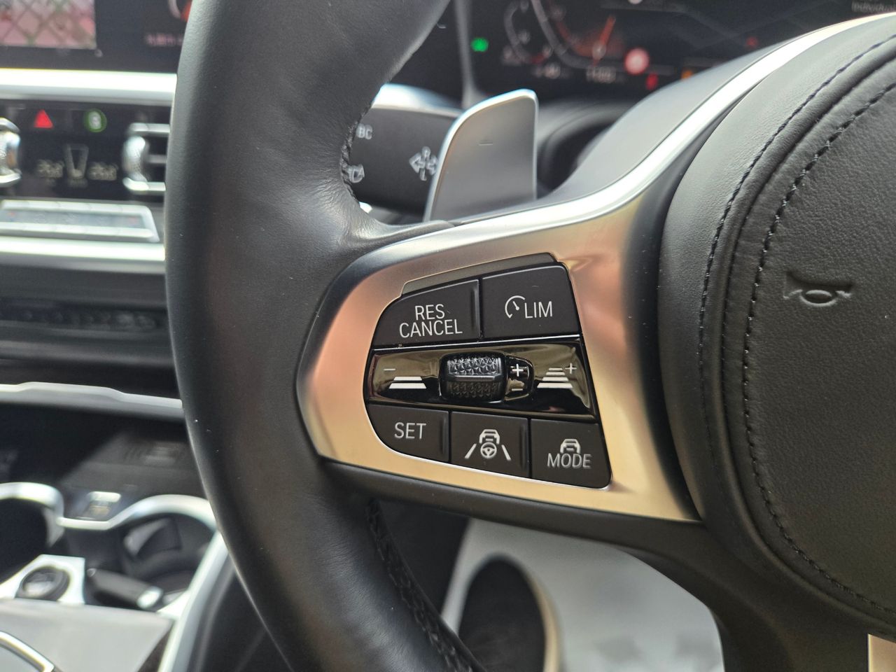 G20 320d xDrive RHD Saloon