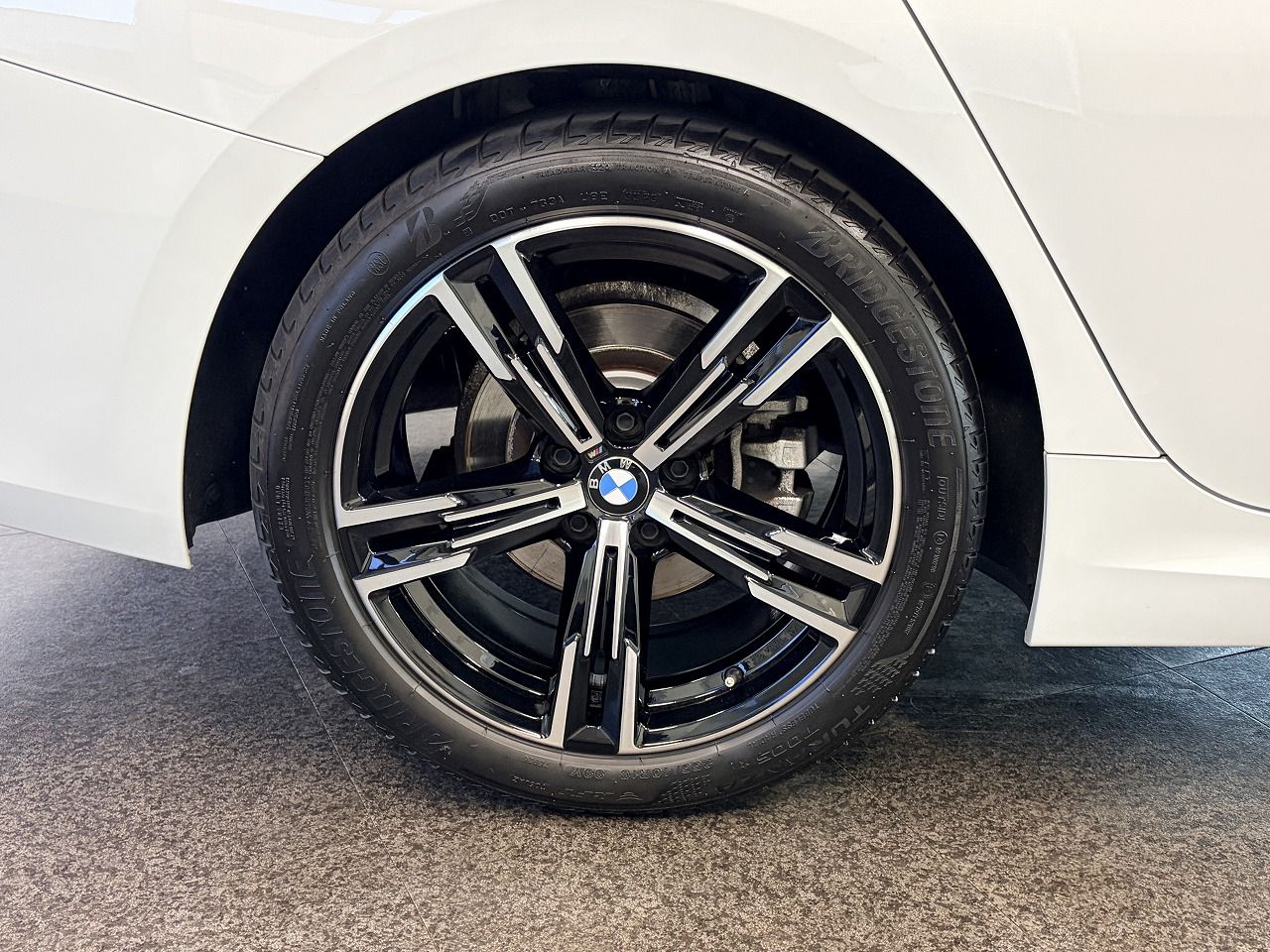 320d xDrive Berline RHD