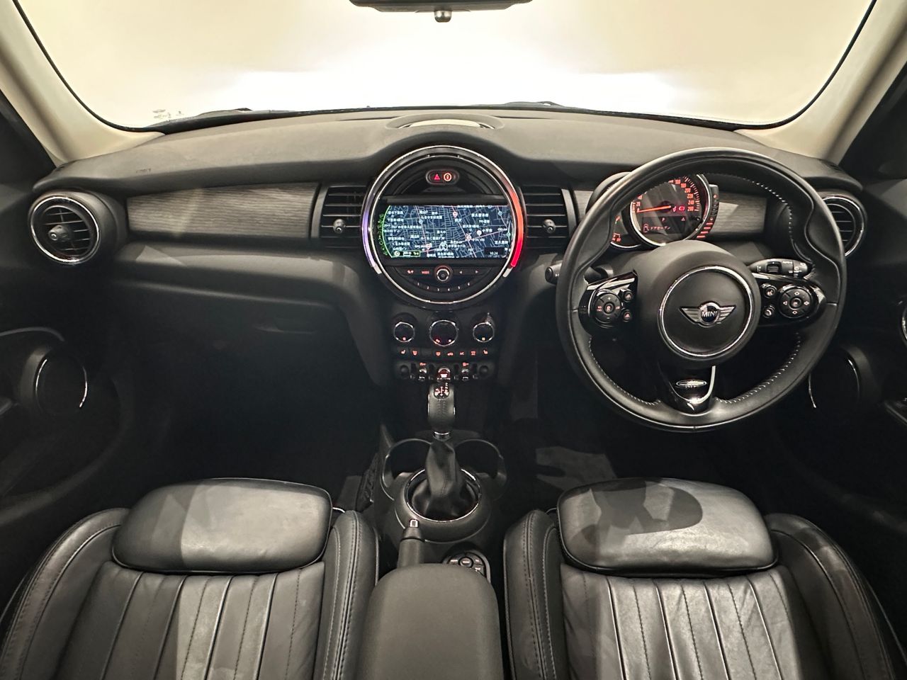 F55 COOPER S D(AT)