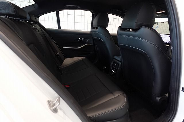 G20 320i Saloon LCI RHD MX