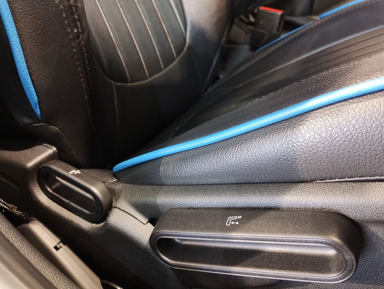 F55 COOPER S D(AT)