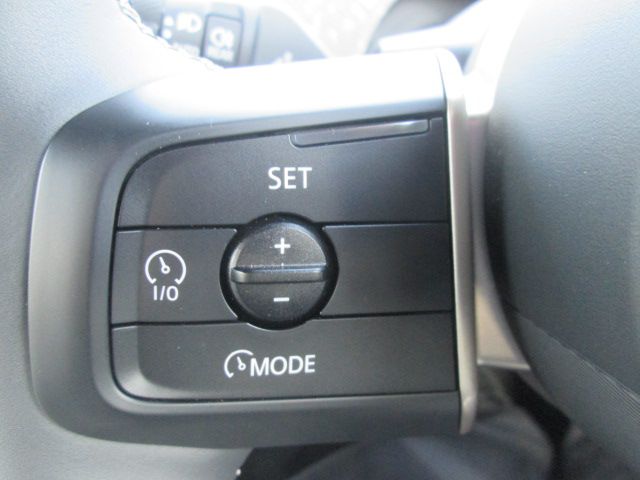 J01 MINI Cooper SE