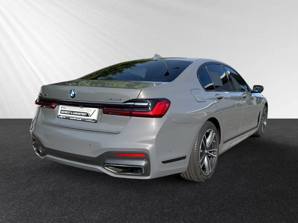 BMW 740