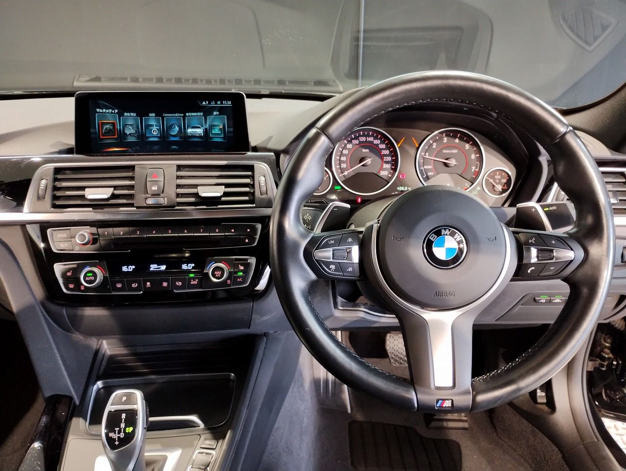 320I SEDAN RHD