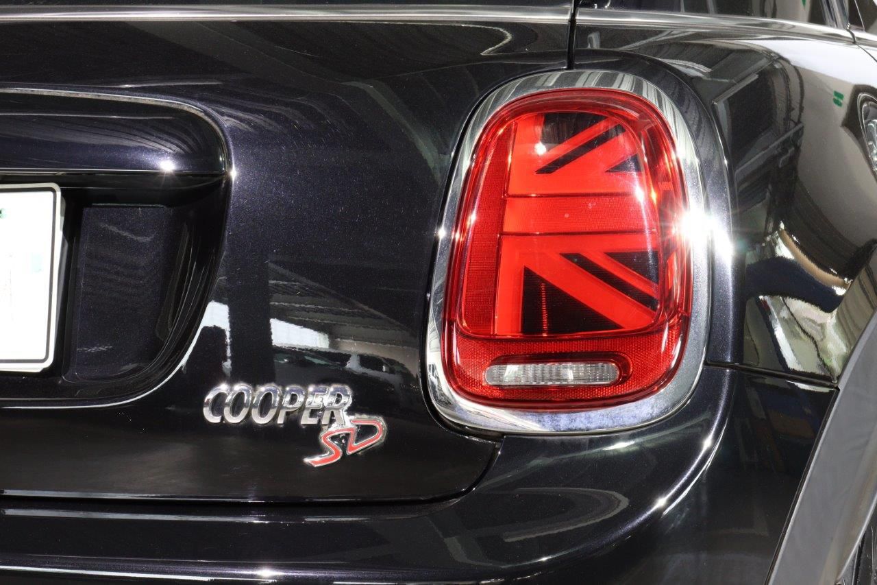 F55 COOPER S D(AT)