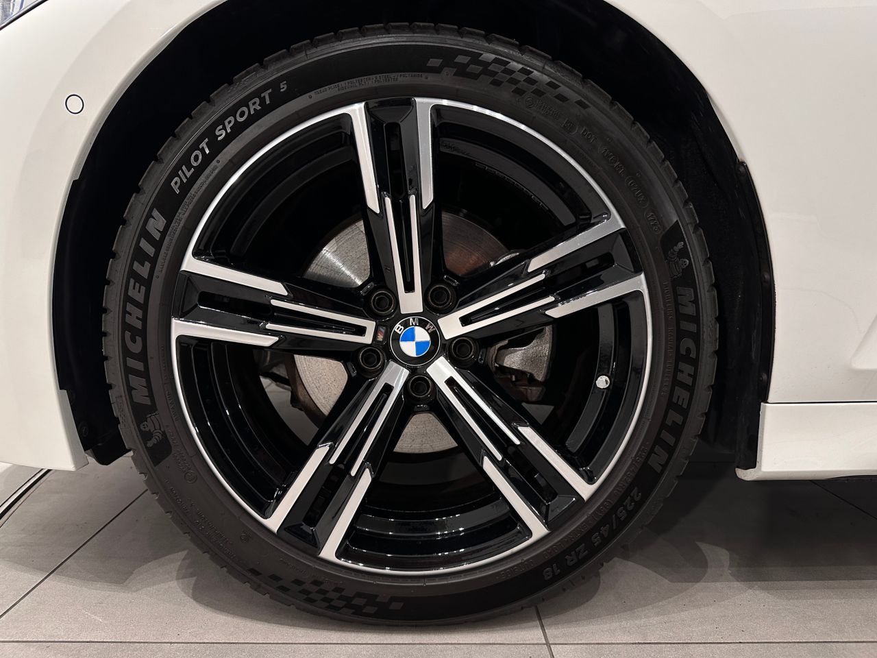 320d xDrive Berline RHD