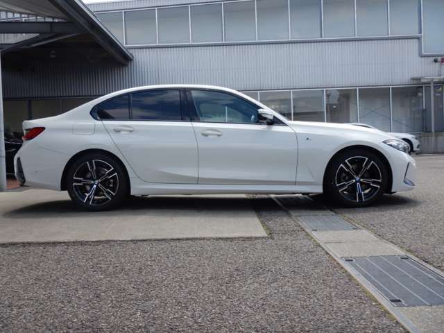 320d xDrive Berline RHD