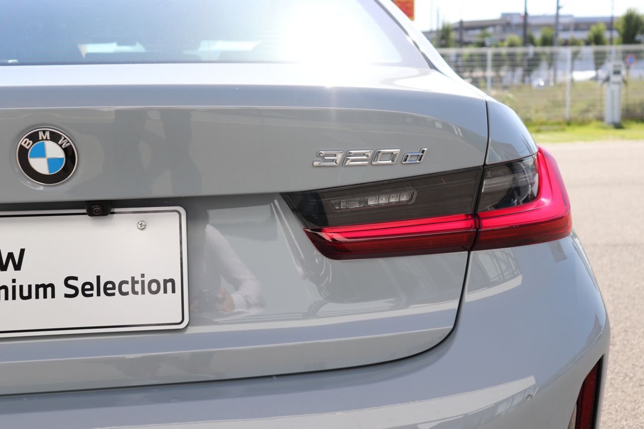 320d xDrive Berline RHD