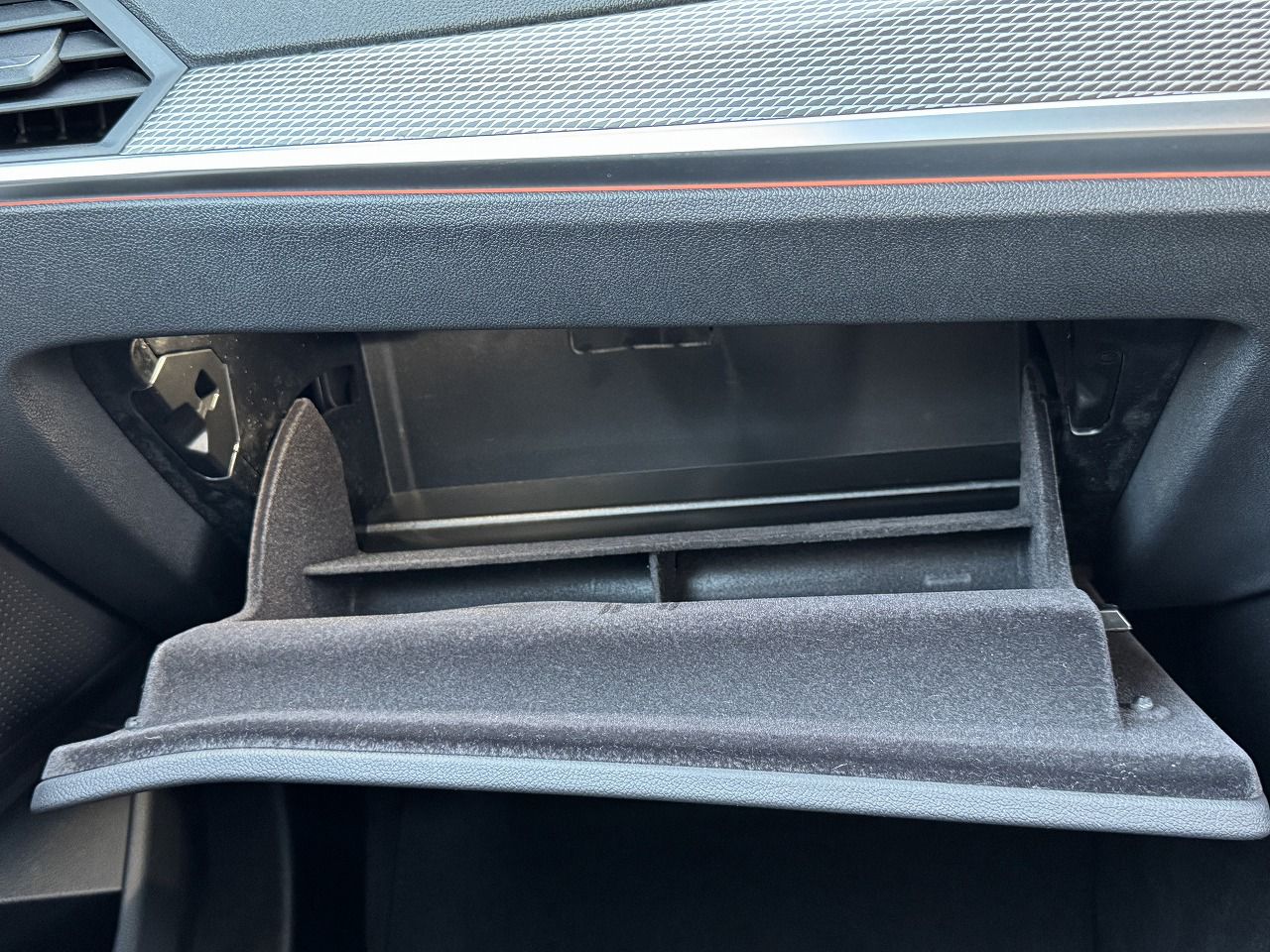 G20 320d xDrive RHD Saloon