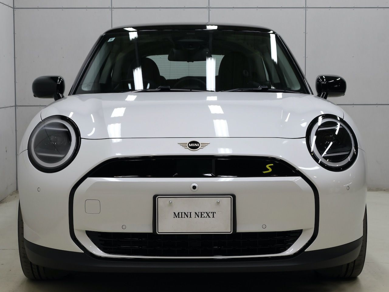 J01 MINI Cooper SE