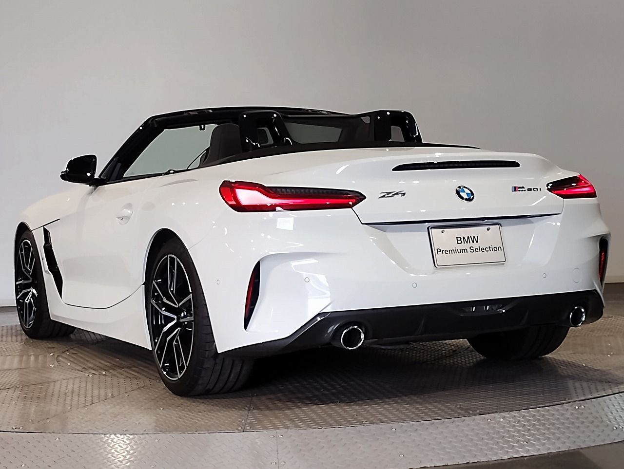 G29 z4 sDrive20i RHD