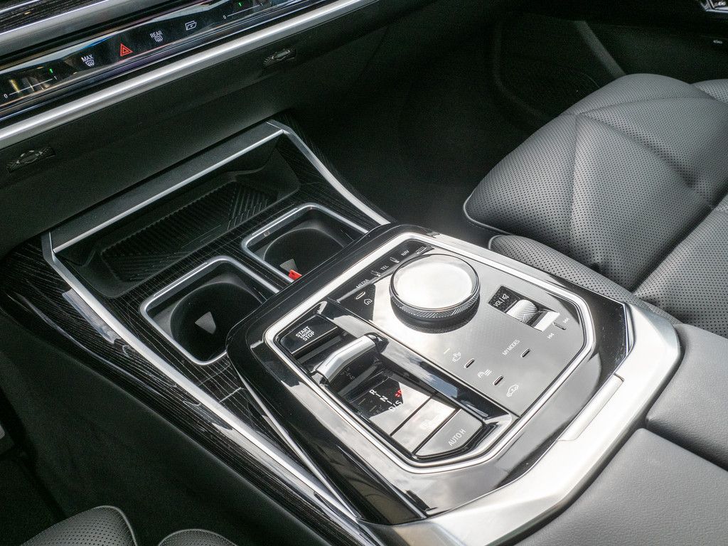 BMW 740