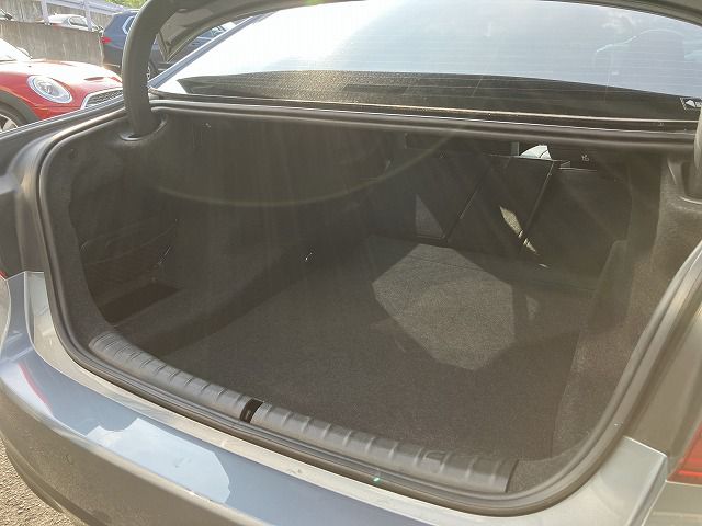 G20 320i Saloon RHD TU
