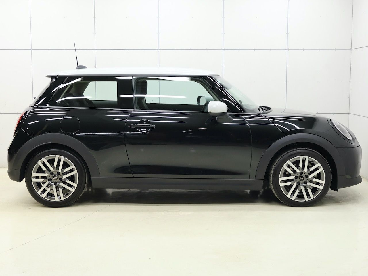 F66 MINI Cooper C 3Dr