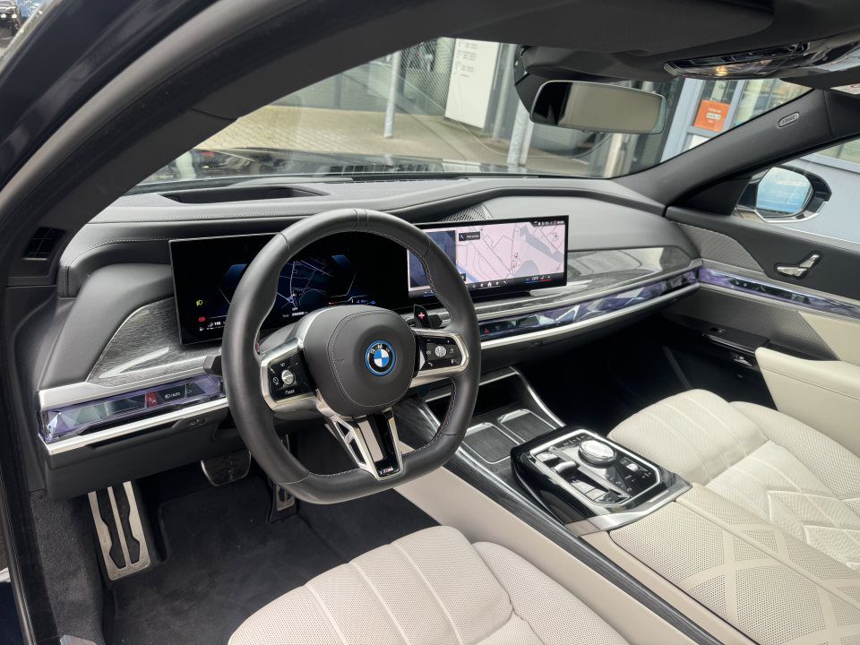 BMW 760